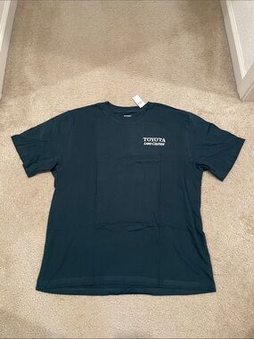 Old Navy Toyota™ Land Cruiser Loose T-Shirt men size M NWT